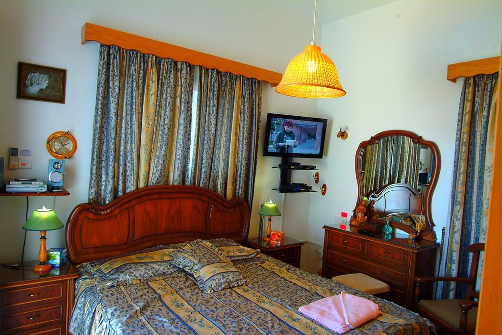 Astrofegia Beachfront Villa Pomos Room photo